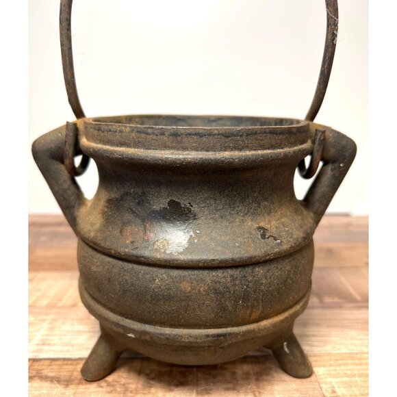 Antique Cast Iron Cauldron Pot With Handle Nice heavy Piece - Picture 2 of 8